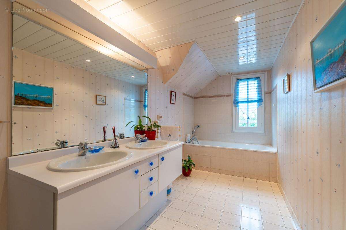 Maison à LA QUEUE-EN-BRIE