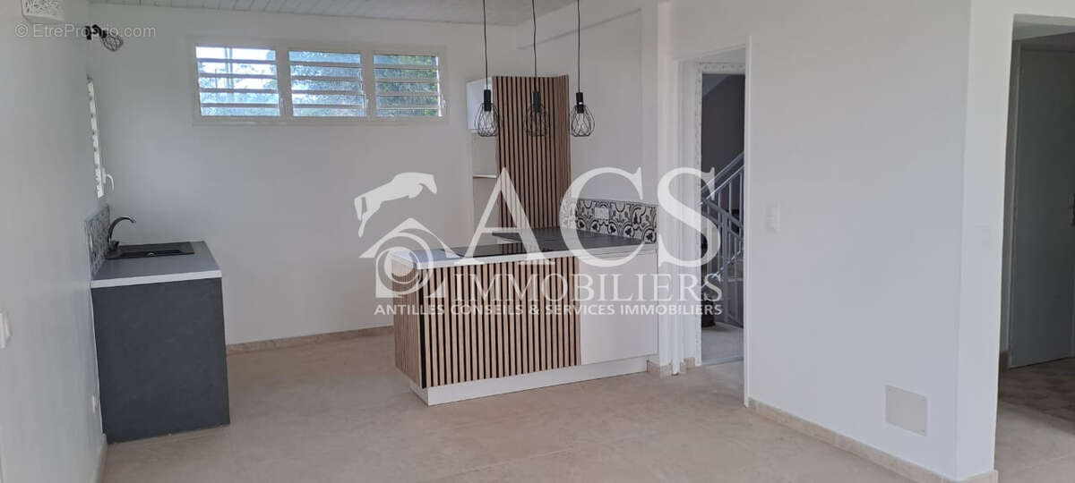 Spacieuse maison multi-niveaux   idéal famille ou investissement à Acajou au LAMENTIN - photo 6