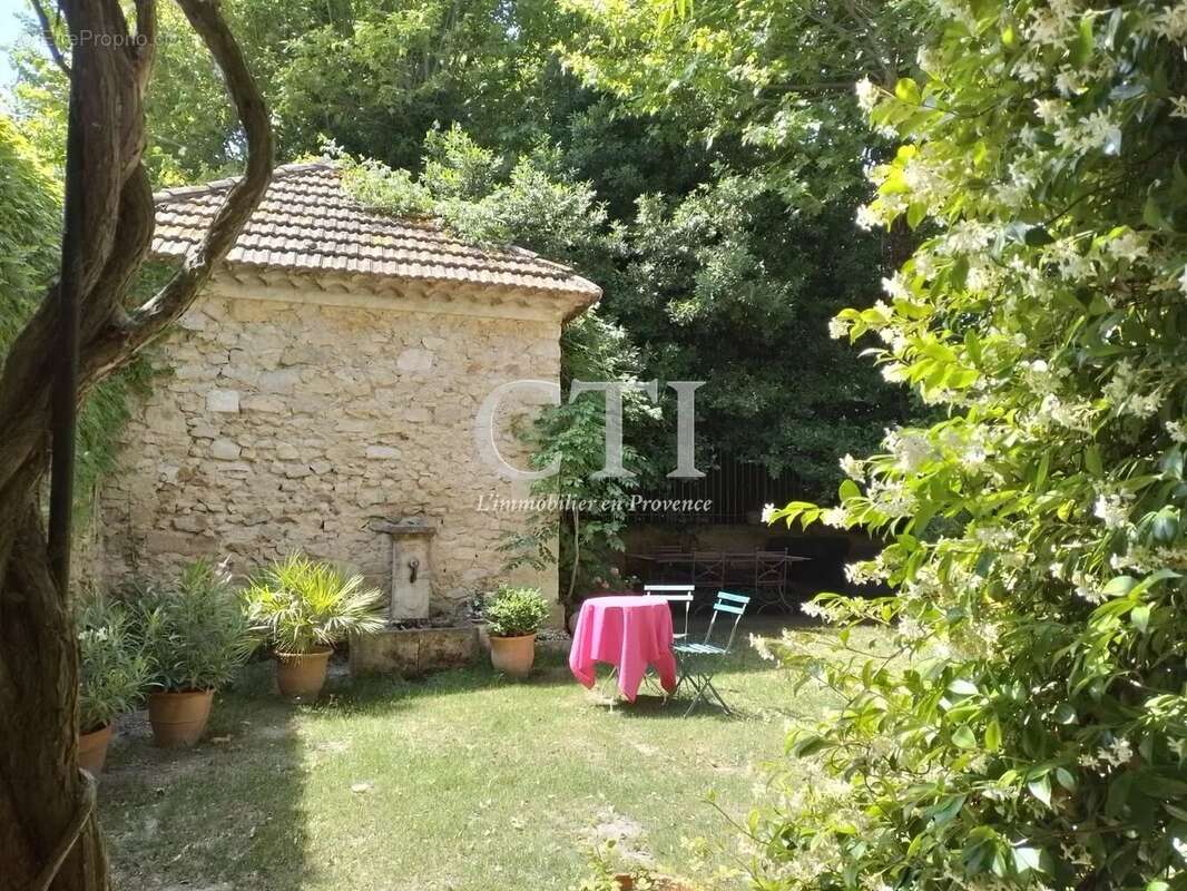 Maison à VAISON-LA-ROMAINE