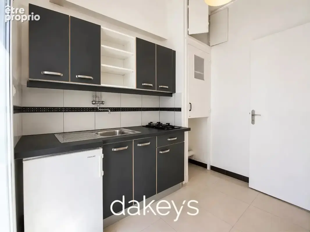 A vendre Marseille 13006 Castellane Studio Loué 25m2 RDC avec extérieur - photo 7