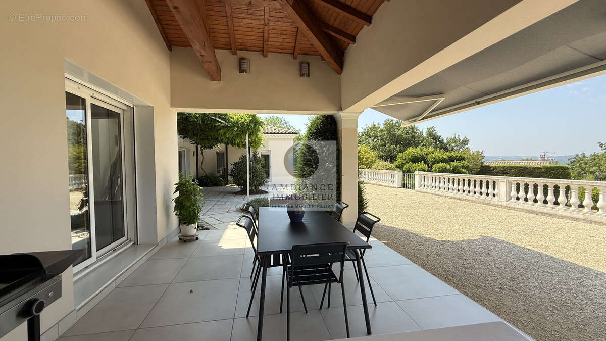L'élégance d'une maison d'architecte face à la tour de Crest - photo 28