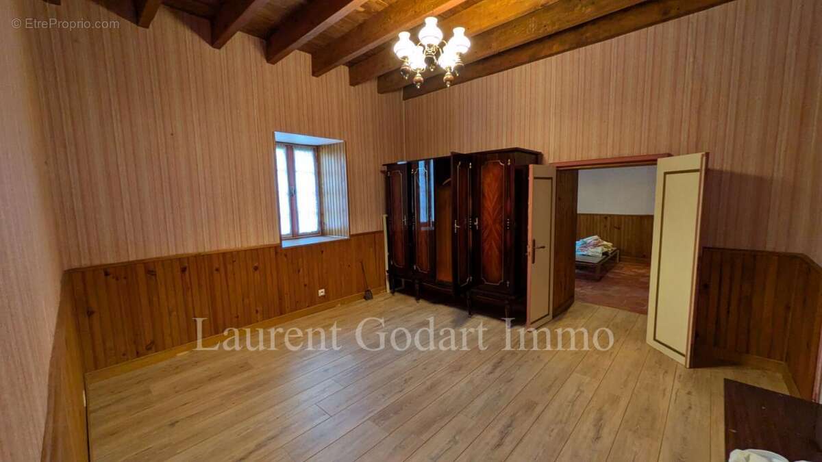 Maison en pierres avec dépendances - photo 5