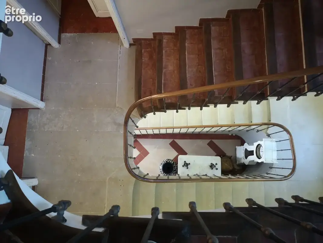 Maison 500 m² à Entraigues-Sur-La-Sorgue  - photo 3