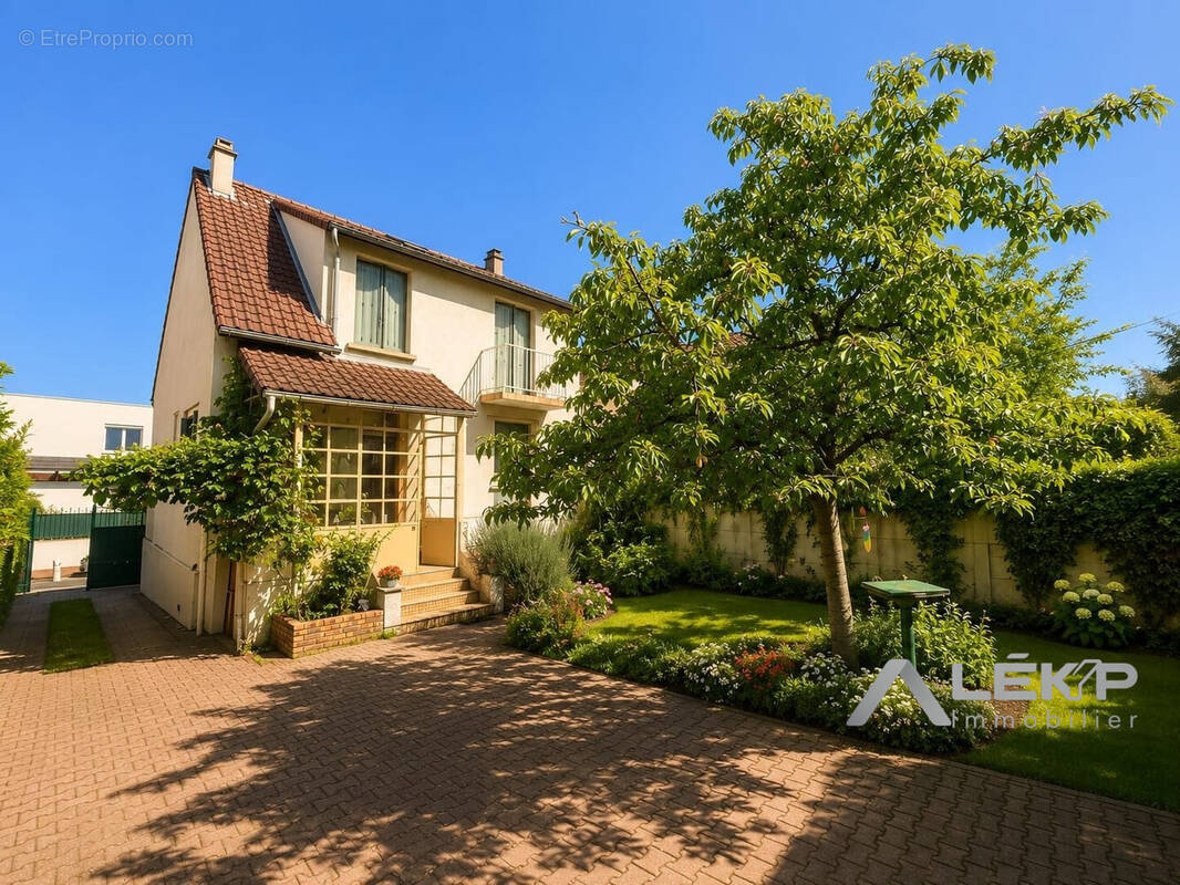 Maison à NANTERRE