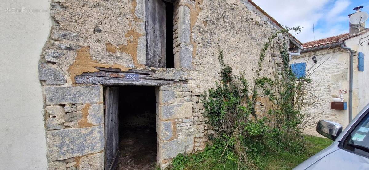 Photo 1 - Maison à SAINT-JEAN-D'ANGELY