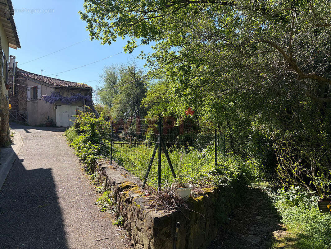 Maison à CHARMES-SUR-RHONE