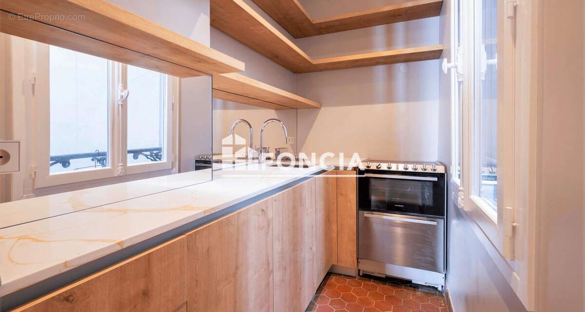 Paris iv –  archives/rambuteau – 3p refait a neuf en etage avec ascenseur - photo 8