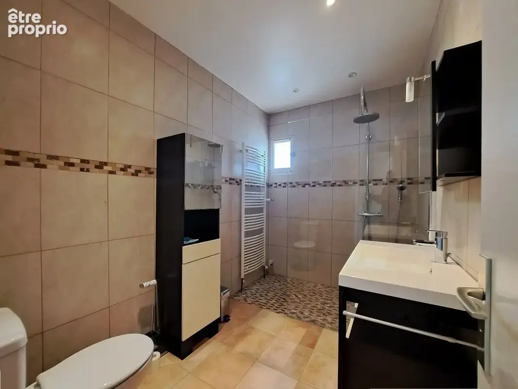 Maison avec 2 appartements et dépendance sur un terrain avec piscine - photo 14
