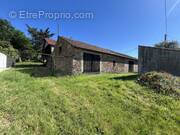 Terrain à SAINT-LUMINE-DE-COUTAIS