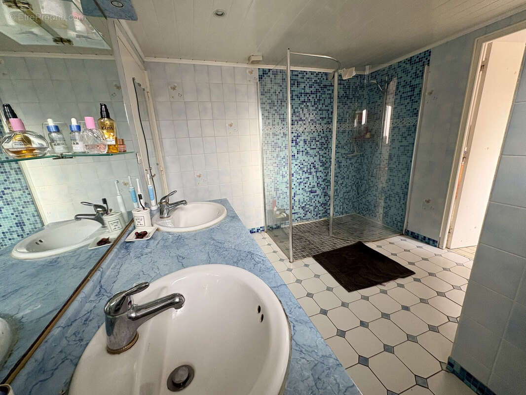 Maison de village - 4 chambres - photo 11