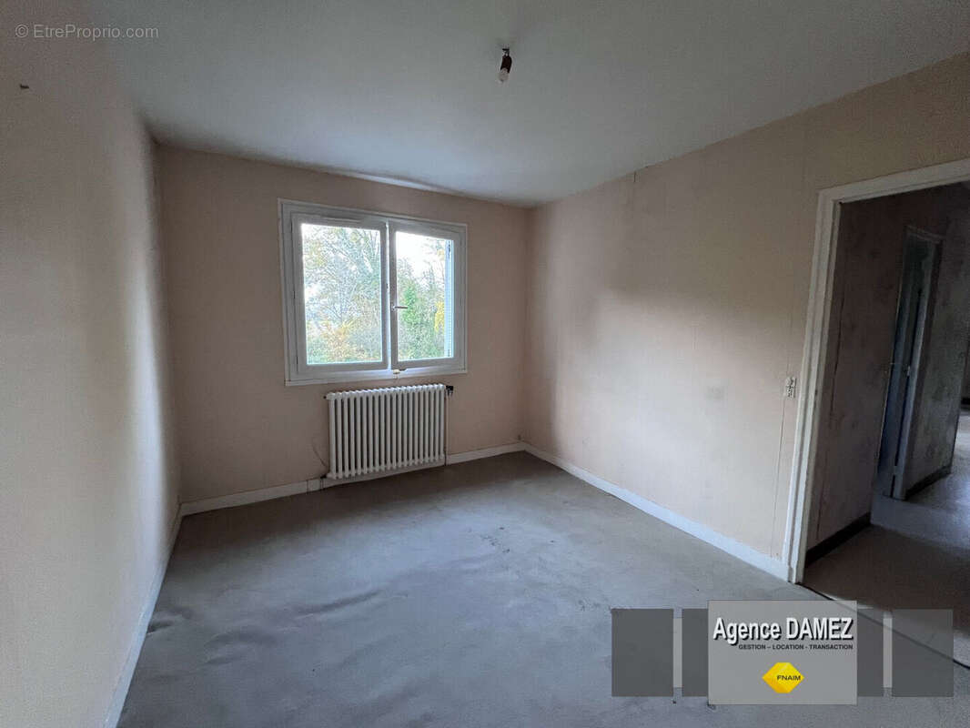 Maison à SAINT-CYR-SOUS-DOURDAN