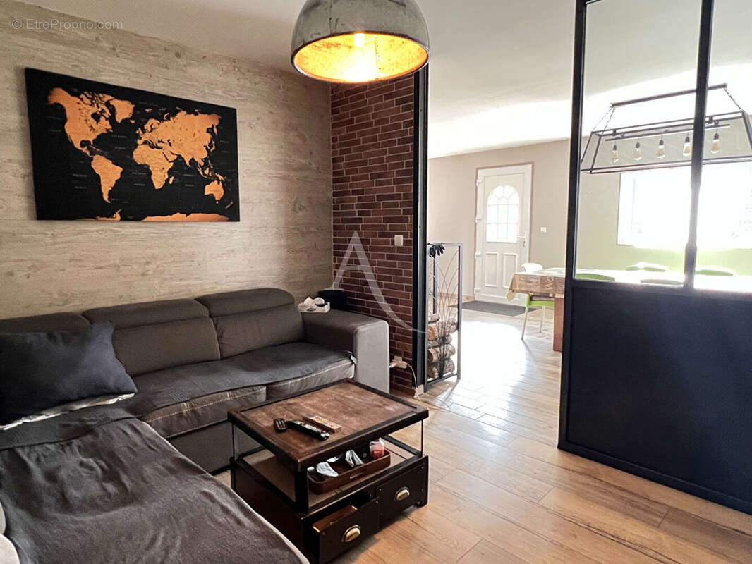 Maison à MOUZEUIL-SAINT-MARTIN