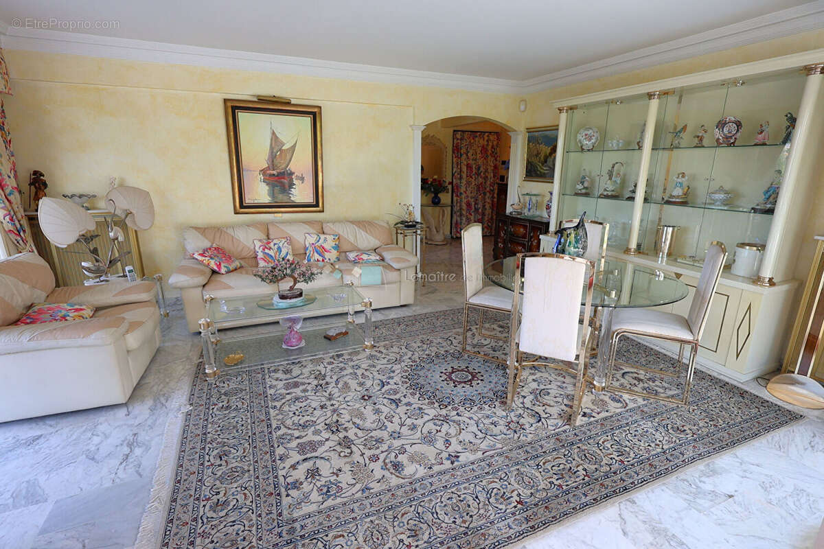 Appartement à LE CANNET