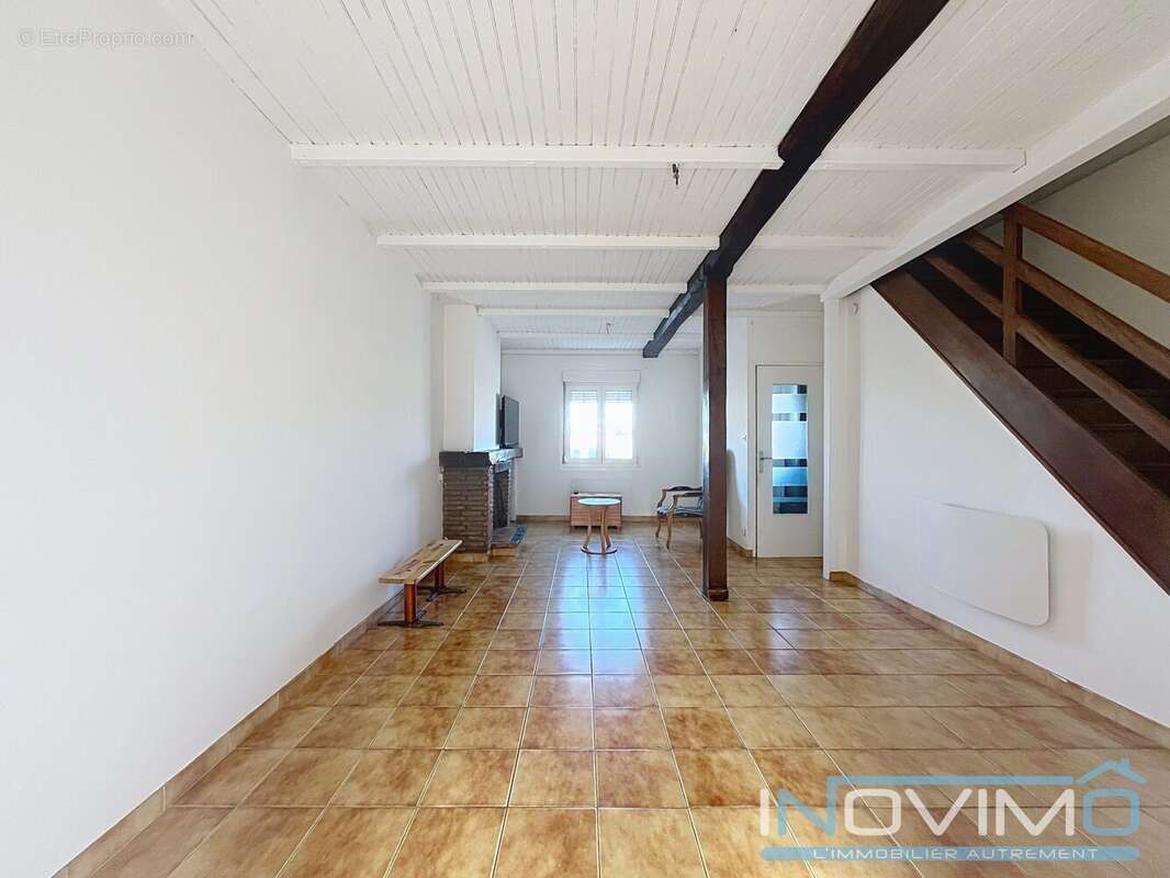Maison 74 m² à Saint-Sylvestre-Cappel  - photo 2