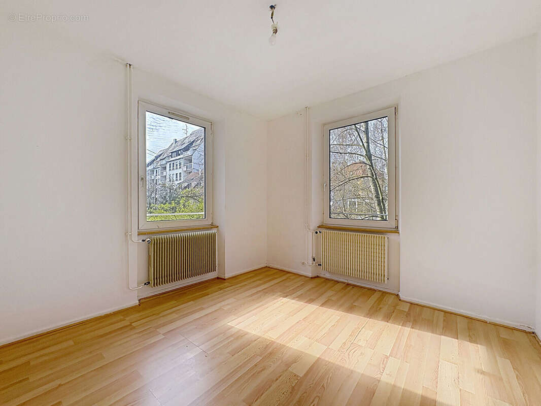 A Saverne - T3  à rénover avec terrasse et parking - photo 8