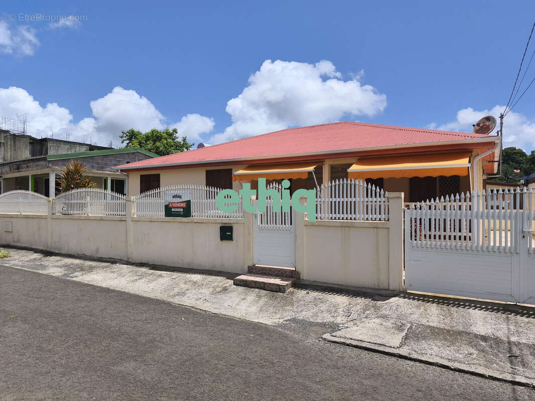 Maison à SAINTE-ROSE