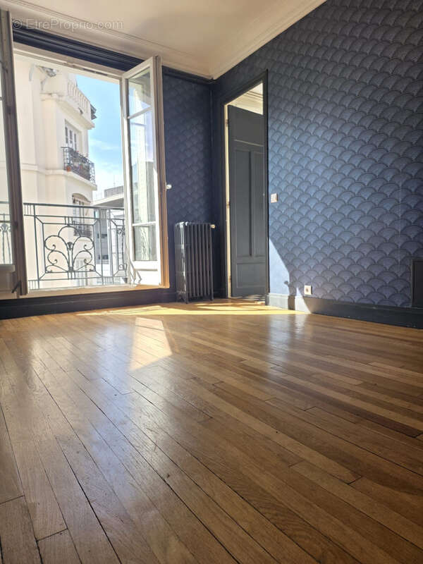 Appartement à PARIS-20E