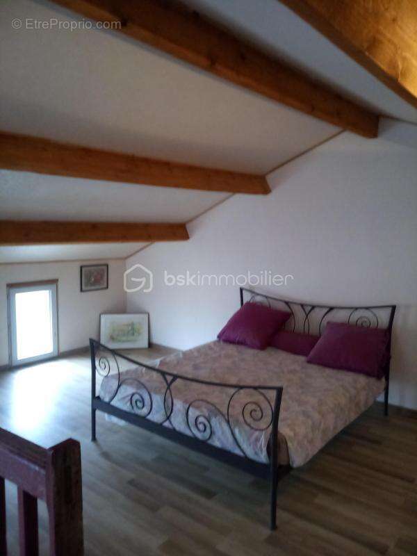 Maison à VIC-FEZENSAC