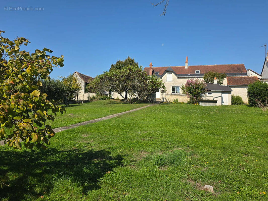 Maison à POUZAY