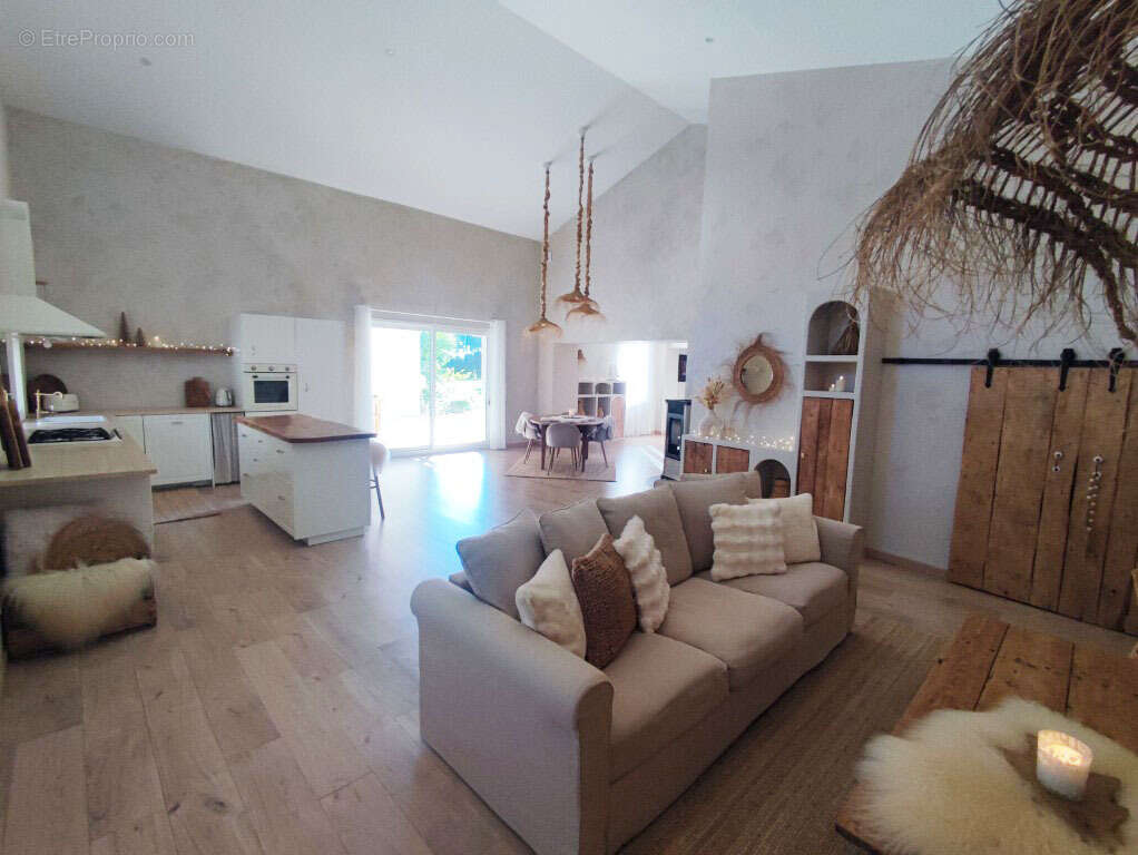 Maison à SAINT-SEVER-DE-SAINTONGE