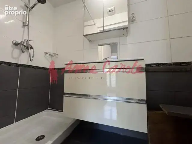 Le charme de l'ancien au Pré pour ce trois pièces de 59 m2 e - photo 10