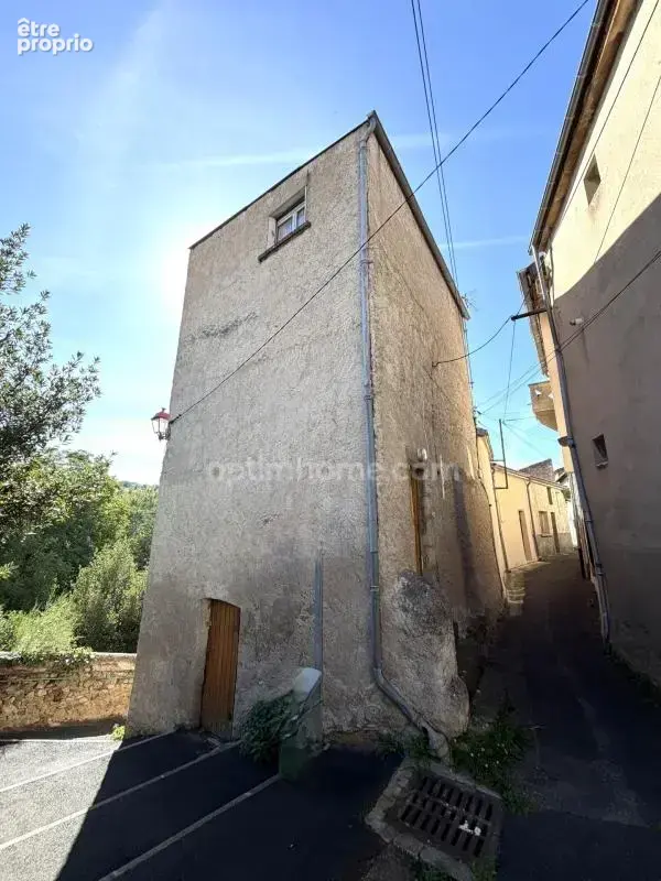 Maison à VIC-LE-COMTE