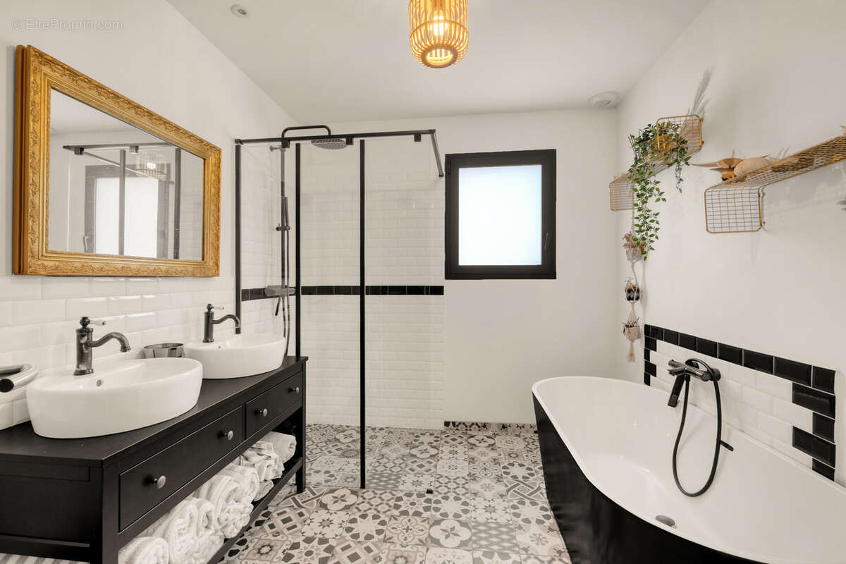 Maison à SAINTE-FOY-D&#039;AIGREFEUILLE