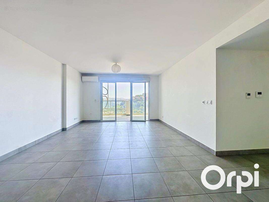 Appartement à GATTIERES