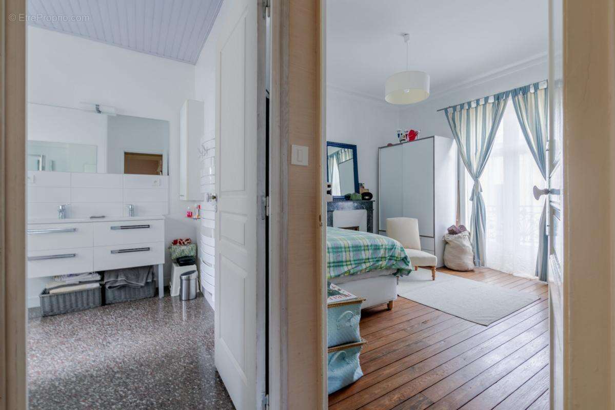 Appartement T5 - photo 10