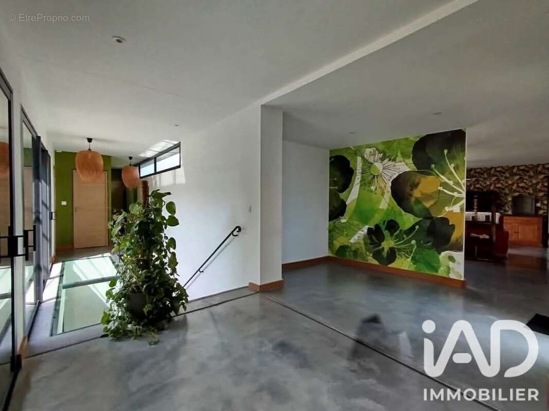 Maison 219 m² à Misse  - photo 4