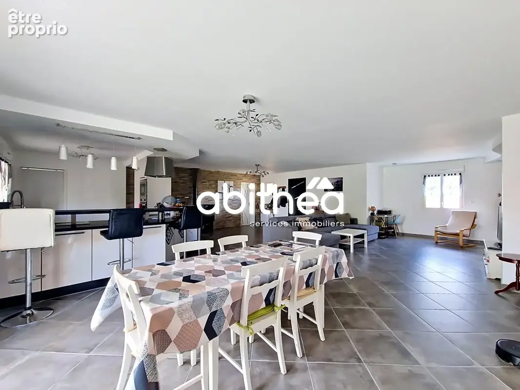 Maison recente de 2019, 155m2 inspiration provencale, 3 chambres dont suite  100m2 de garage  70m2 de terras - photo 10