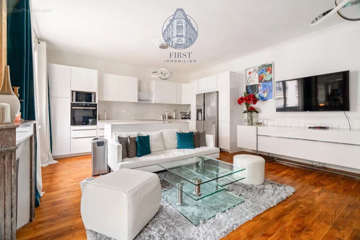 Appartement à PARIS-17E