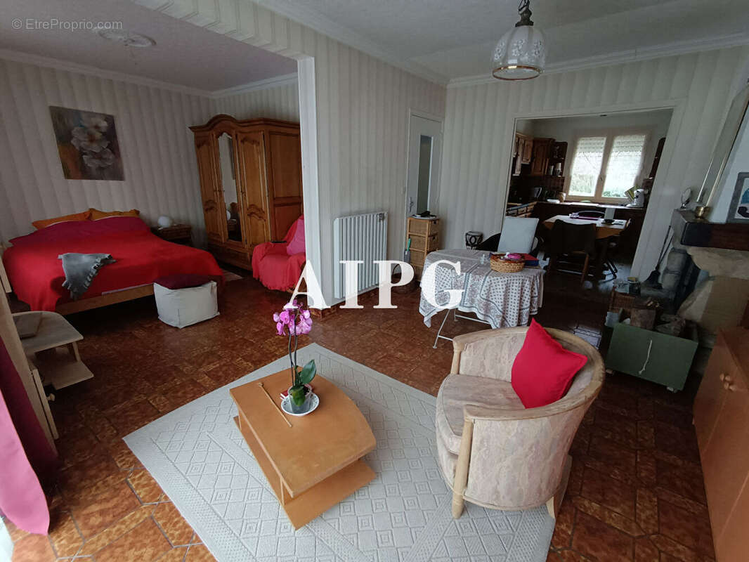 Maison à PLOUGUERNEVEL