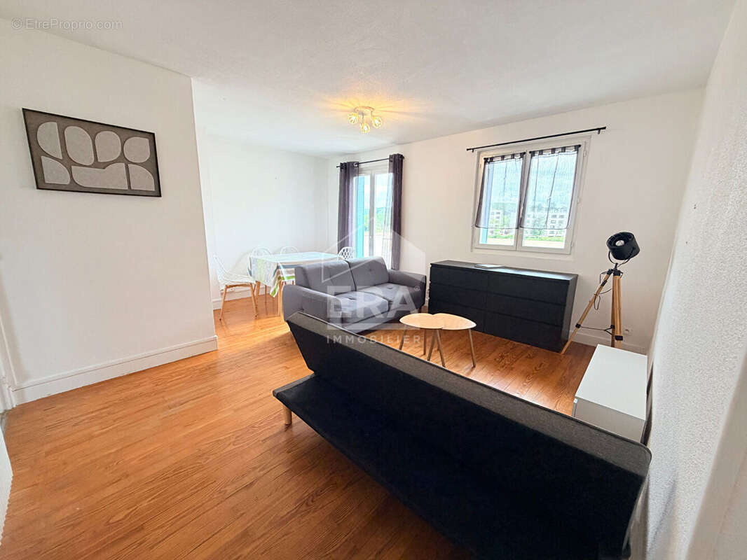 Appartement à AUREILHAN