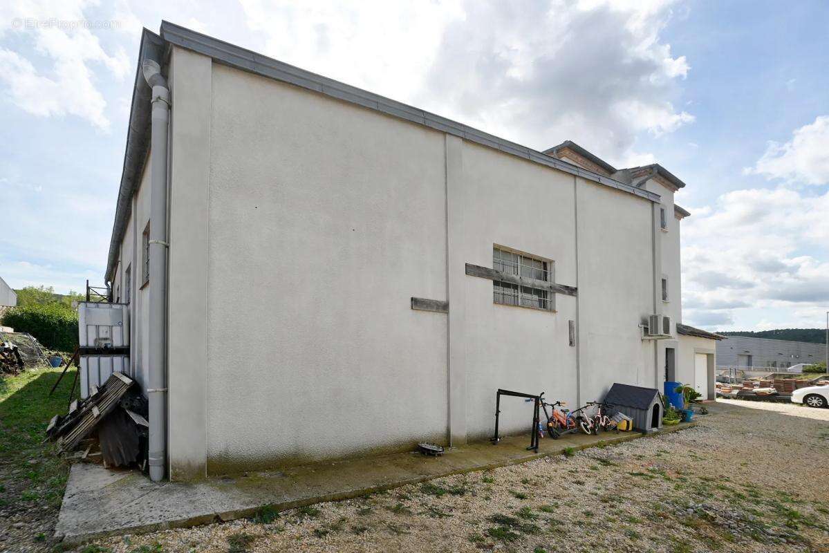 Maison à SAINT-JULIEN-LES-ROSIERS