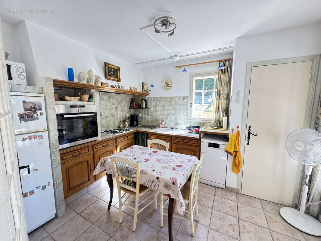 Maison à ARTIGNOSC-SUR-VERDON