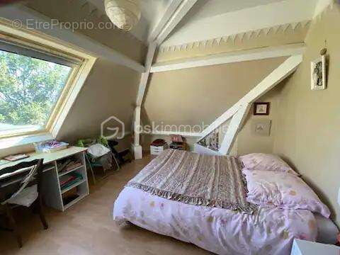 Charmante maison avec piscine et espaces de vie généreux - photo 9