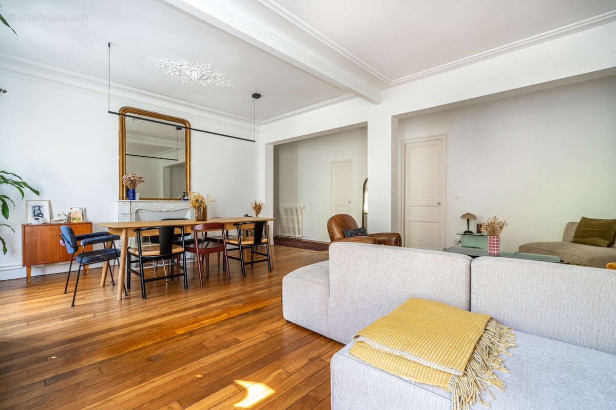 Appartement à PARIS-11E
