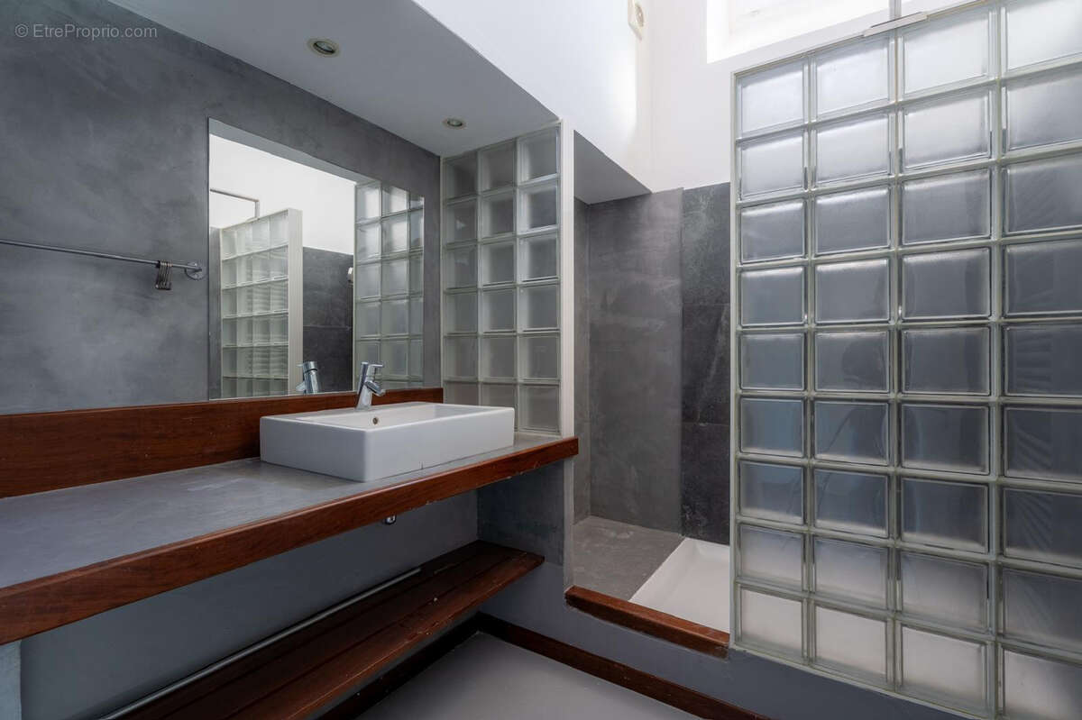 Appartement à MARSEILLE-7E
