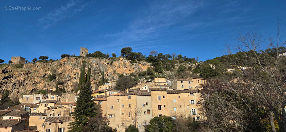 Appartement à COTIGNAC