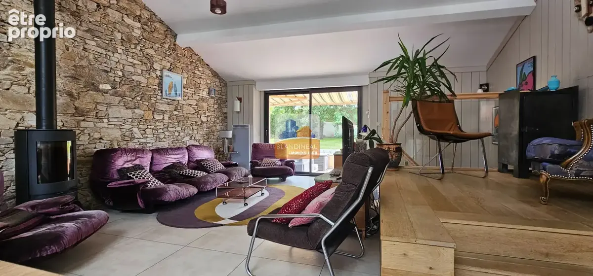 La montagne, en plein bourg, maison en pierre 4 chambres, terrain 345 m² - photo 4