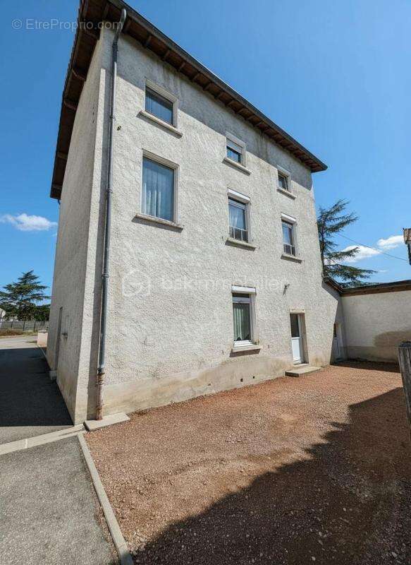 Appartement à COMMELLE-VERNAY