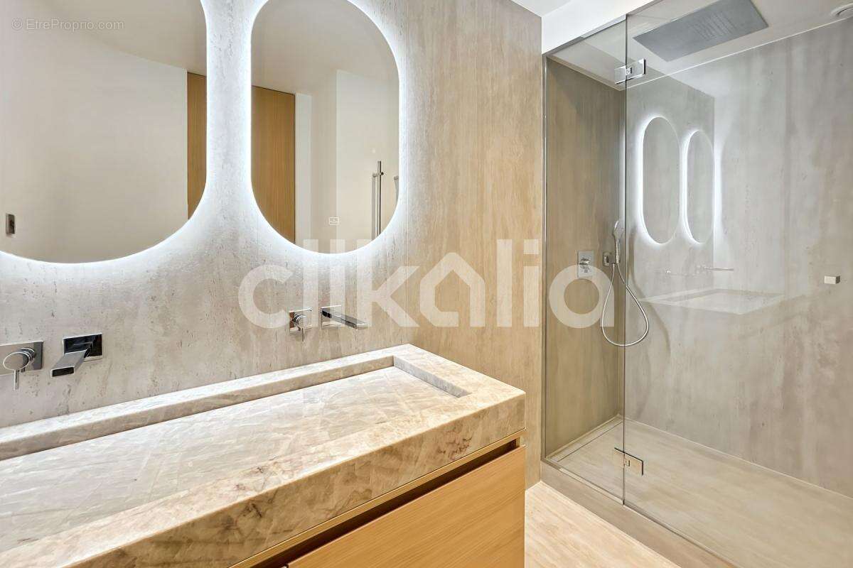 Appartement à PARIS-7E