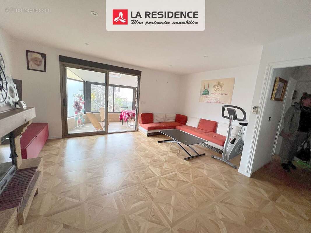 Maison 160 m² à Stains  - photo 4