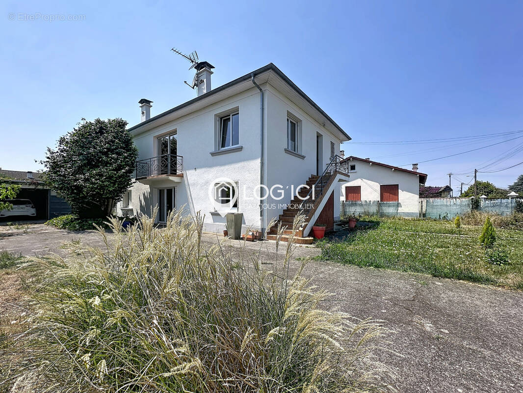 BORDES - Vente Maison T8 aux multiples possibilités à Bordes - photo 1