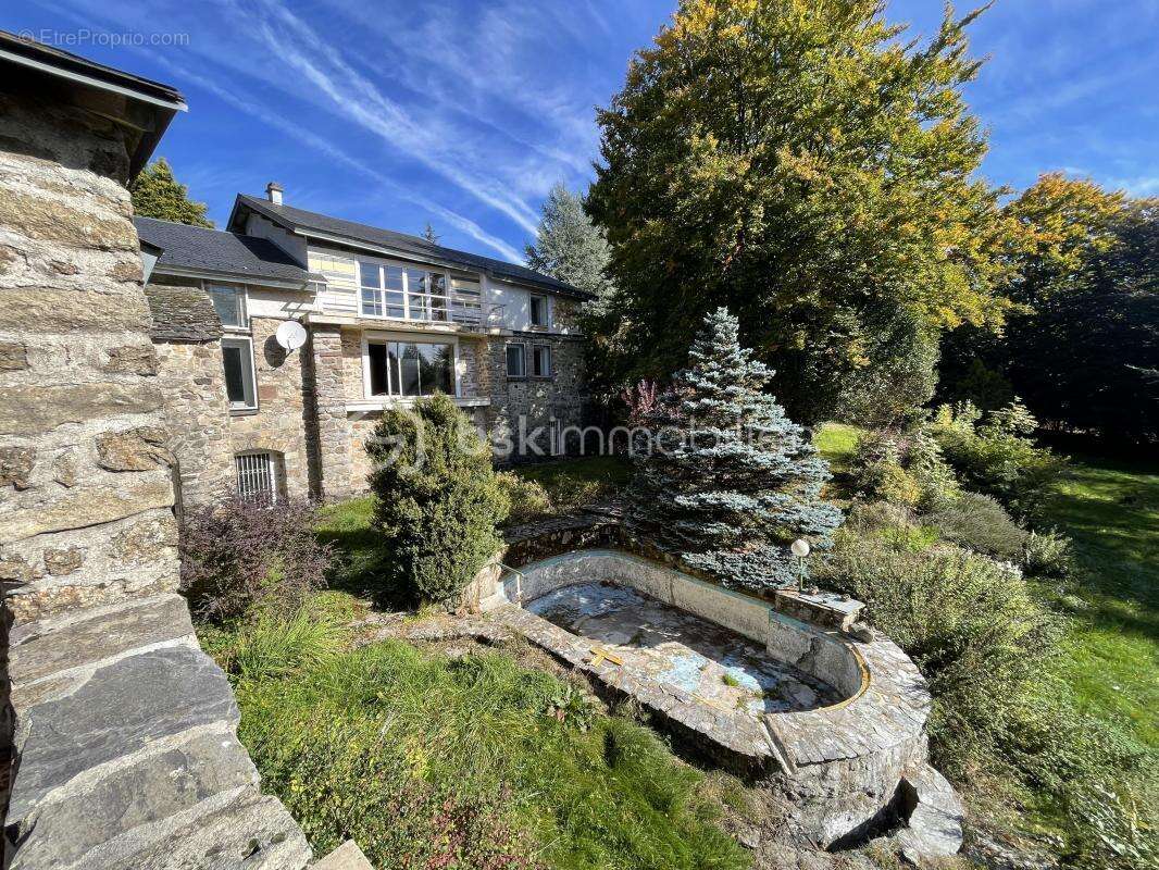 Maison à MURAT-SUR-VEBRE