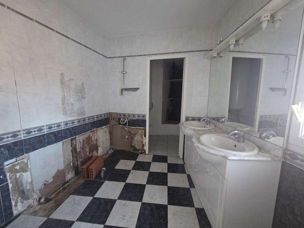 Appartement à SAINT-CHINIAN