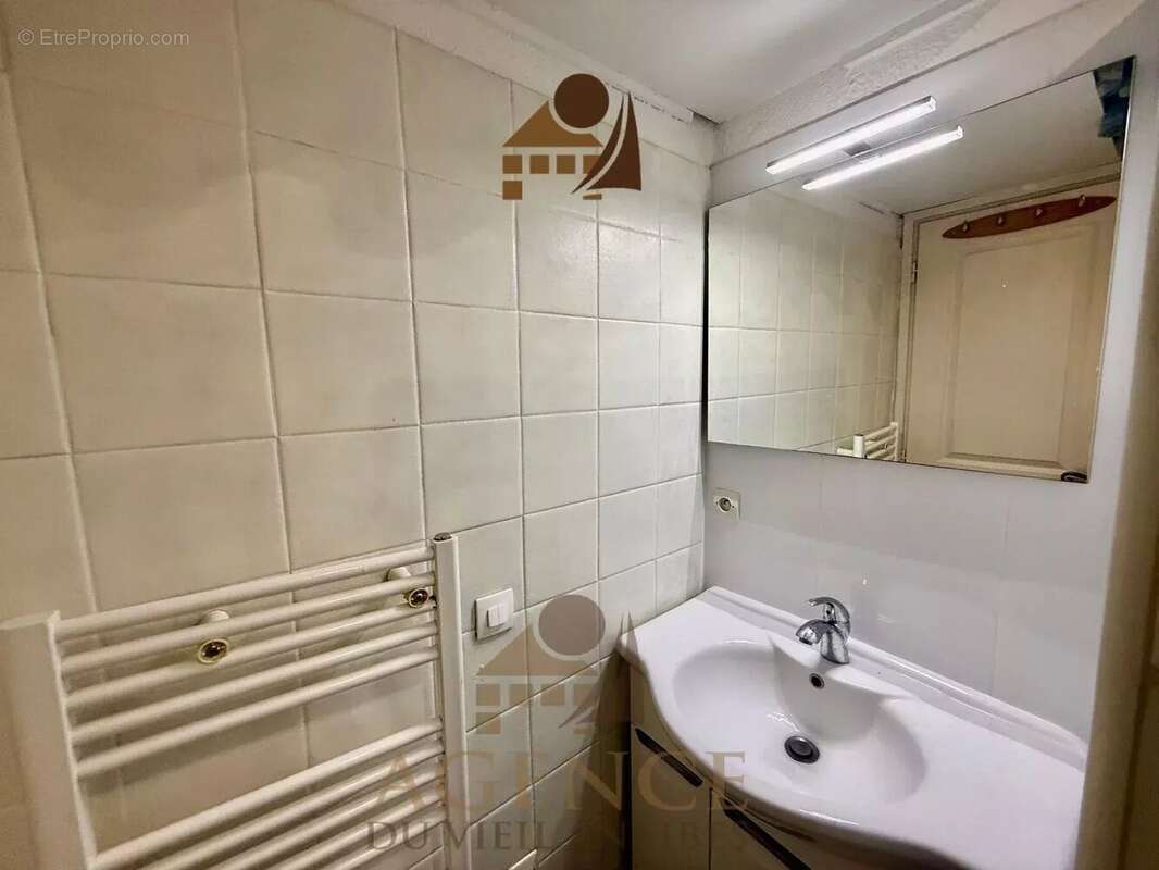 Antibes 2P 38.90m2 vieil ville dernière étage - photo 12
