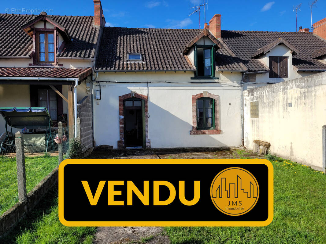 Maison à NOYANT-D&#039;ALLIER