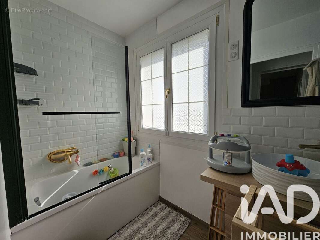Maison 133 m² à Frieres-Faillouel  - photo 8
